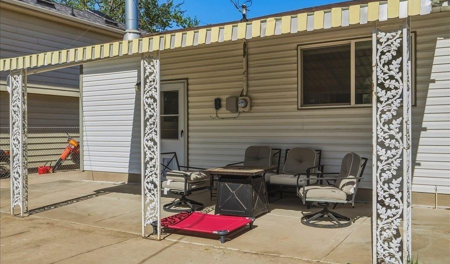 1018 TAFT Ave, Cheyenne, WY 82001 - 4 Beds, 2 Bath