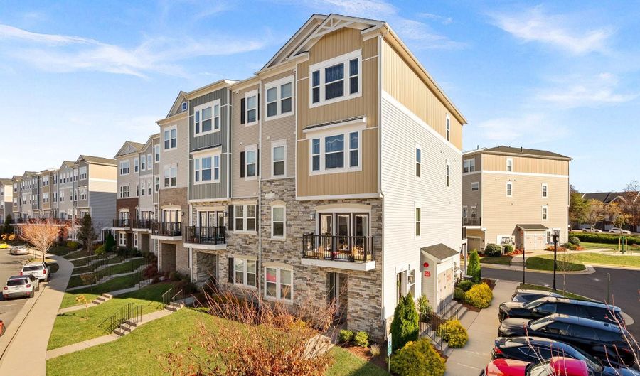 42020 GLADE CREEK Ter, Aldie, VA 20105 - 3 Beds, 3 Bath