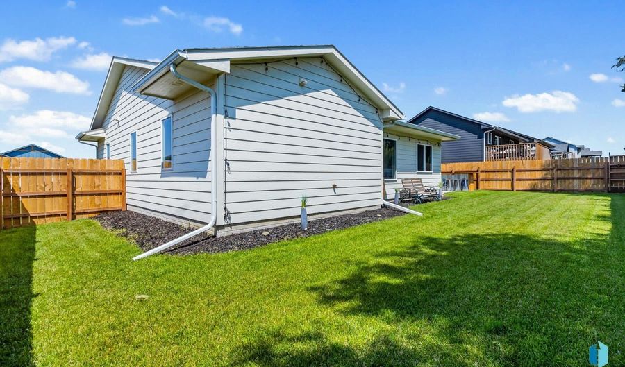 38 N 6th St, Baltic, SD 57003 - 3 Beds, 2 Bath