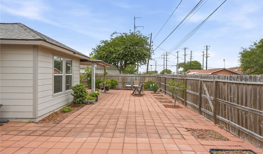 1630 Windy Oaks Dr, Aransas Pass, TX 78336 - 3 Beds, 2 Bath