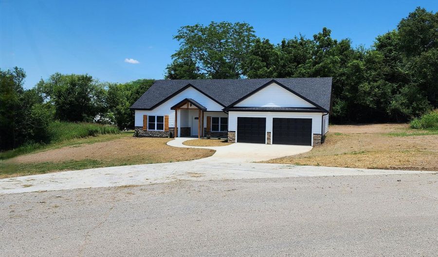 504 Brian, Ava, MO 65608 - 3 Beds, 2 Bath