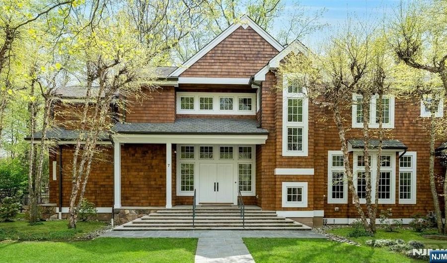 7 Charney Pl, Alpine, NJ 07620 - 6 Beds, 7 Bath