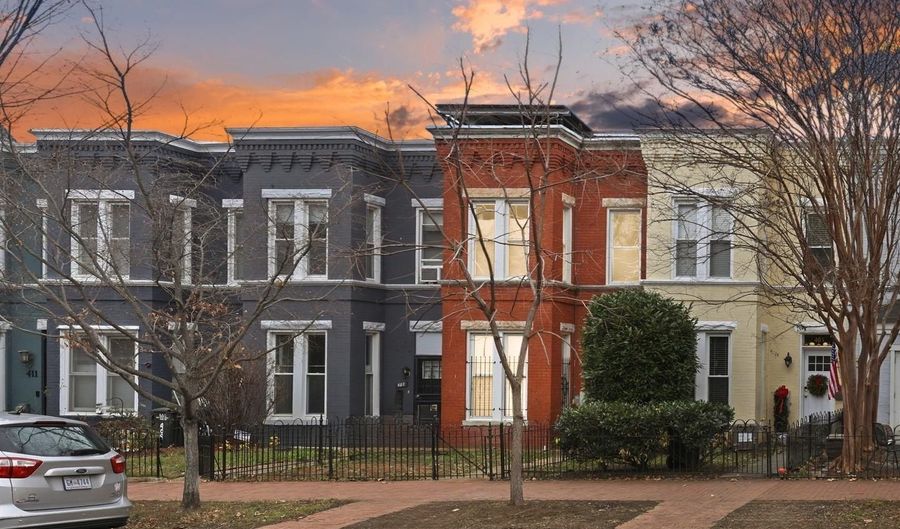 405 12TH St NE, Washington, DC 20002 - 3 Beds, 2 Bath