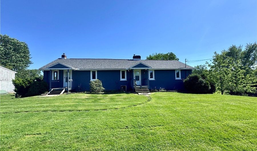 887-889 Colony Dr, Aurora, OH 44202 - 4 Beds, 2 Bath