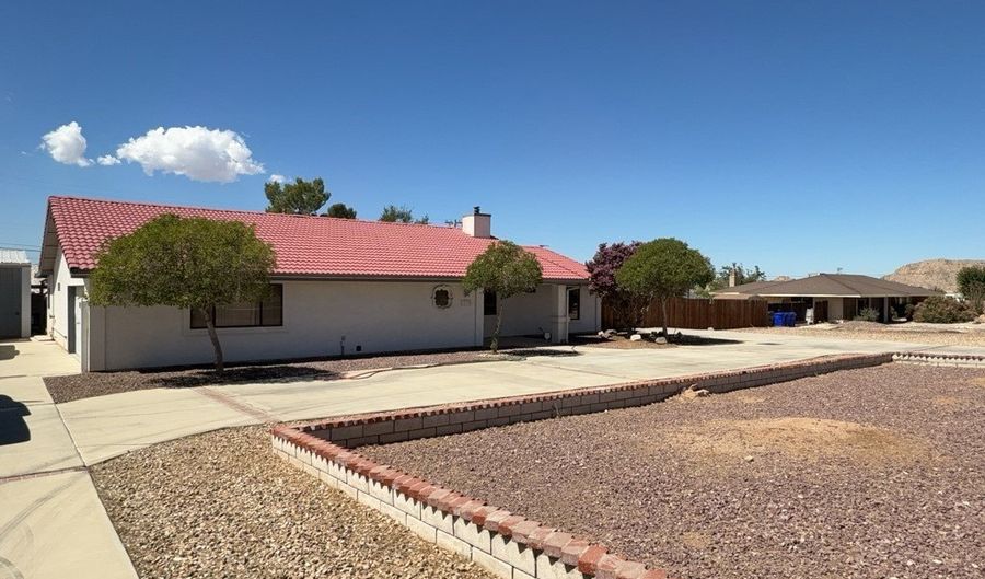 15370 Tacony Rd, Apple Valley, CA 92307 - 3 Beds, 2 Bath
