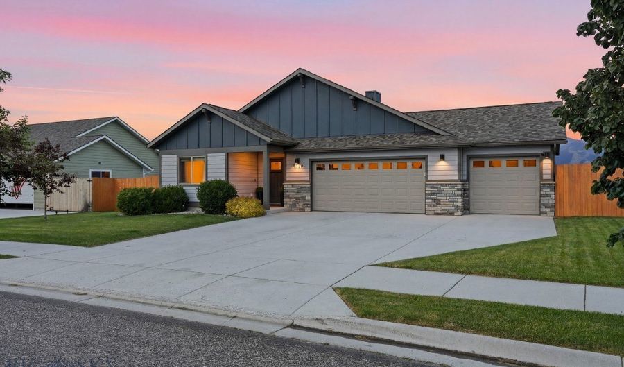 1704 Shelby Ave, Belgrade, MT 59714 - 3 Beds, 2 Bath