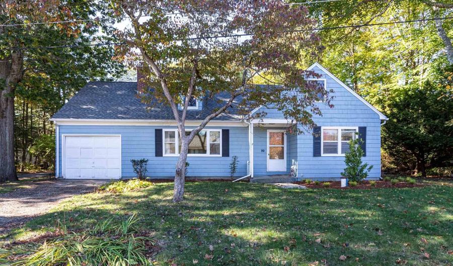 10 Lakeview Park, Columbia, CT 06237 - 4 Beds, 2 Bath