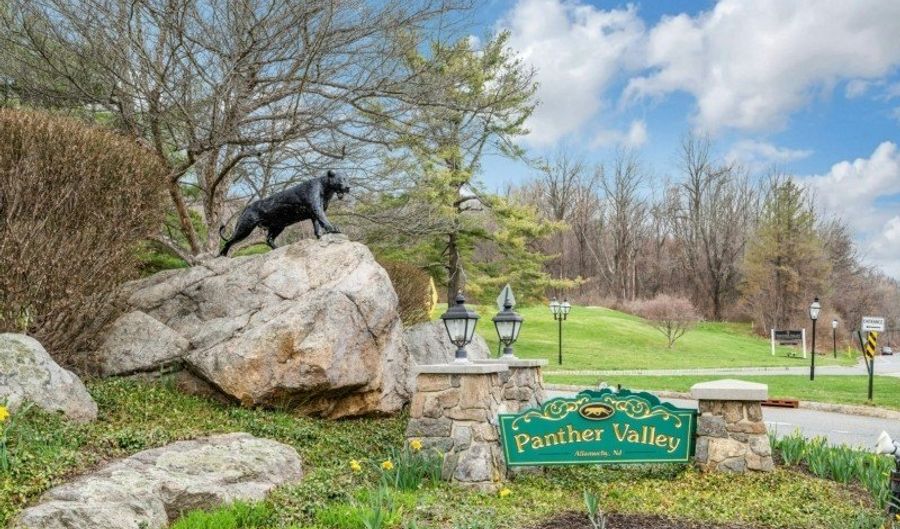 9 Quail Run, Allamuchy Twp., NJ 07840 - 2 Beds, 2 Bath