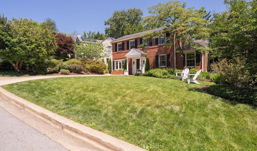 4903 EARLSTON Dr, Bethesda, MD 20816 - 4 Beds, 3 Bath