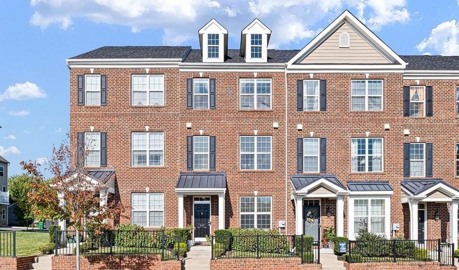 447 LENAPE Way, Claymont, DE 19703 - 3 Beds, 3 Bath