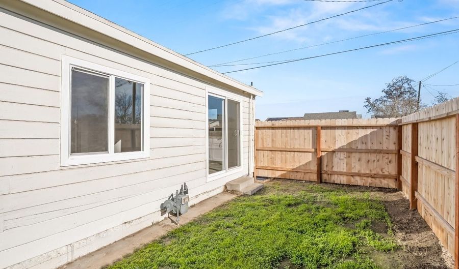 10628 Balm Of Gilead, Armona, CA 93202 - 3 Beds, 1 Bath
