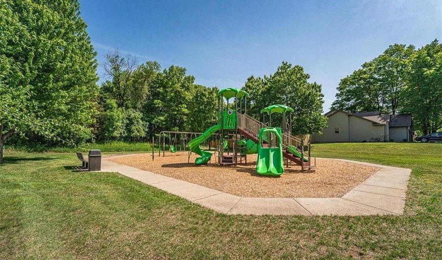 13638 Hidden Creek Dr, Andover, MN 55304 - 4 Beds, 2 Bath