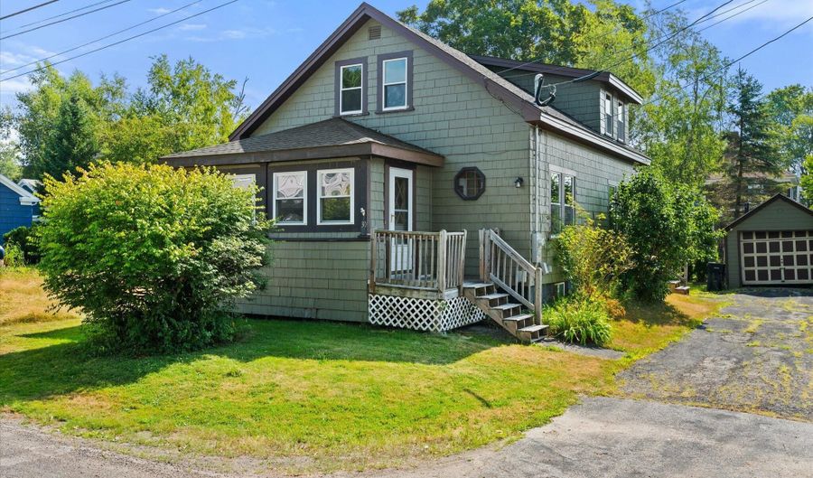 30 Munroe St, Bangor, ME 04401 - 3 Beds, 1 Bath