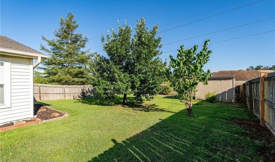 25 Country Dr, Alma, AR 72921 - 3 Beds, 2 Bath