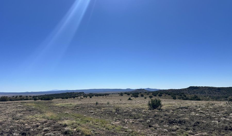 Dozer, Ash Fork, AZ 86320 - 0 Beds, 0 Bath