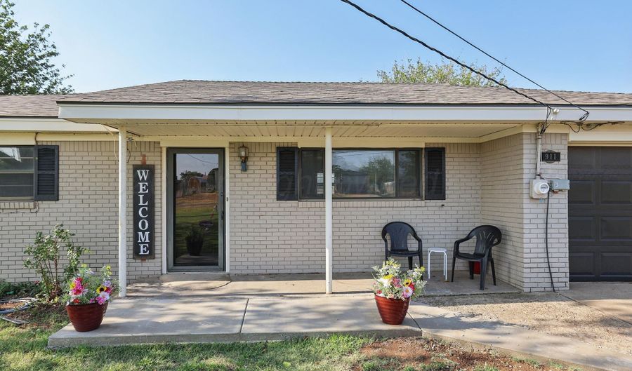 911 W BONITA Ave, Amarillo, TX 79108 - 3 Beds, 2 Bath