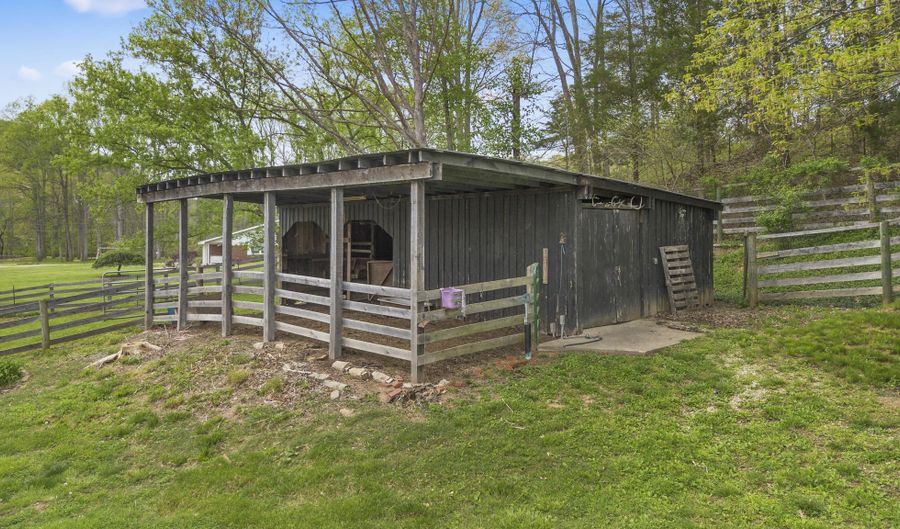 74 Muncy Ln, Ashland, KY 41102 - 5 Beds, 5 Bath