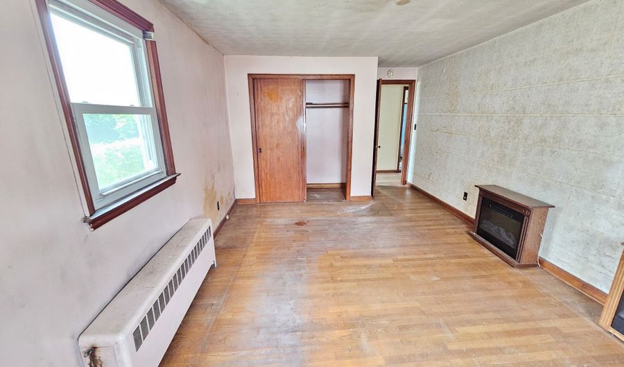 221 Truman St, Bridgeport, CT 06606 - 2 Beds, 1 Bath