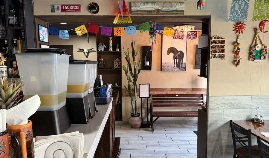 909 Main St, Adel, IA 50003 - 0 Beds, 0 Bath