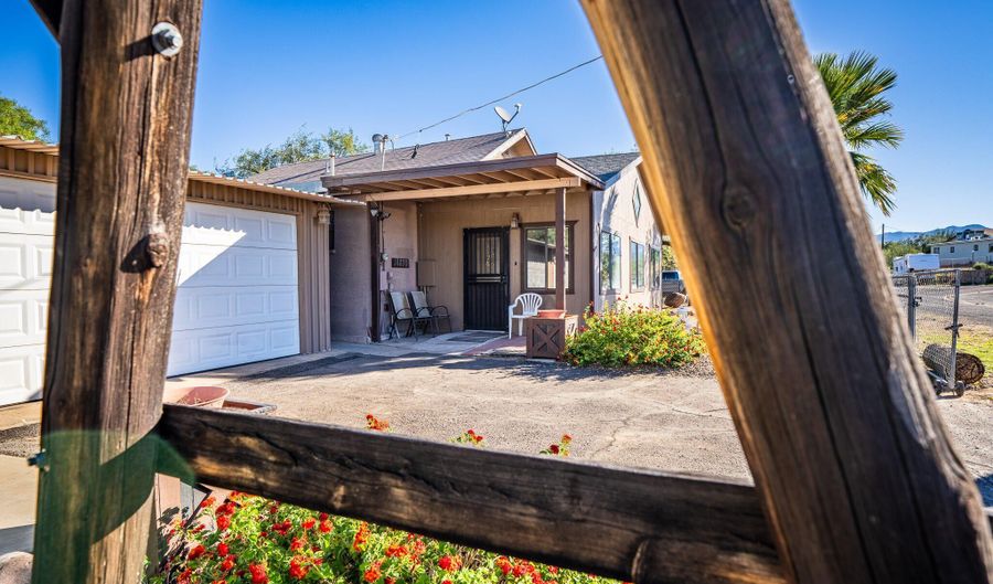 18870 E Mechling Dr, Black Canyon City, AZ 85324 - 2 Beds, 2 Bath