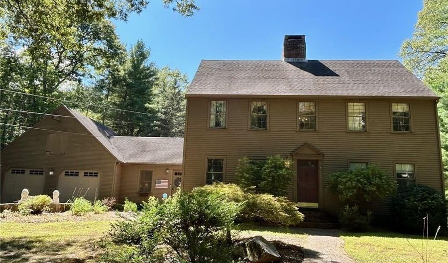 93 Provident Pl, Coventry, RI 02816 - 3 Beds, 2 Bath