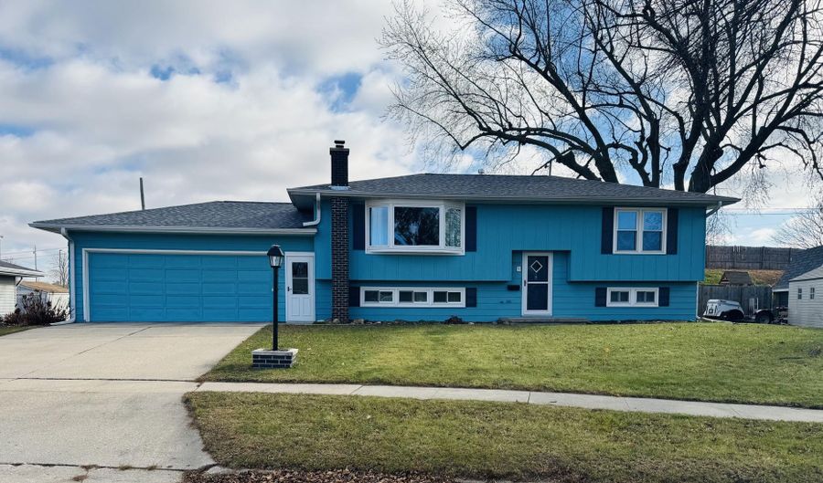 1410 MULBERRY St, Atlantic, IA 50022 - 4 Beds, 2 Bath