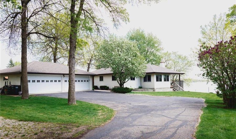 11621 Maple Springs Dr SE, Alexandria, MN 56308 - 5 Beds, 3 Bath