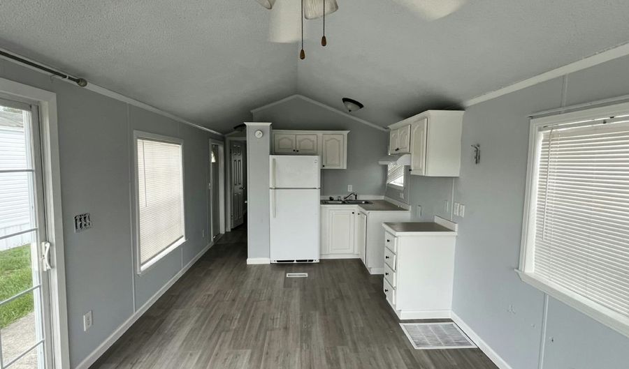 137 N Anoka Ave 137, Avon Park, FL 33825 - 1 Beds, 1 Bath