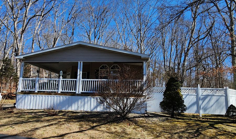 43 Evergreen Park, Clinton, CT 06413 - 2 Beds, 2 Bath