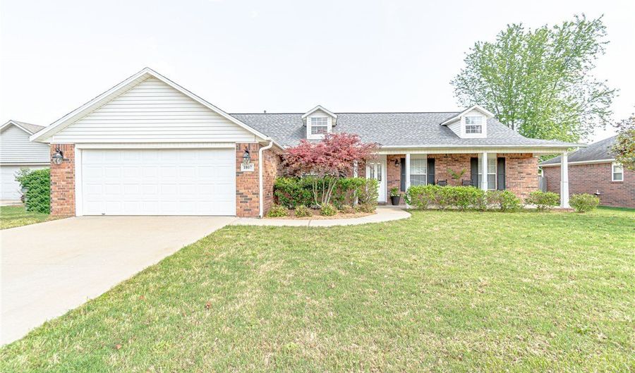 1807 SW Pine Ave, Bentonville, AR 72713 - 3 Beds, 2 Bath