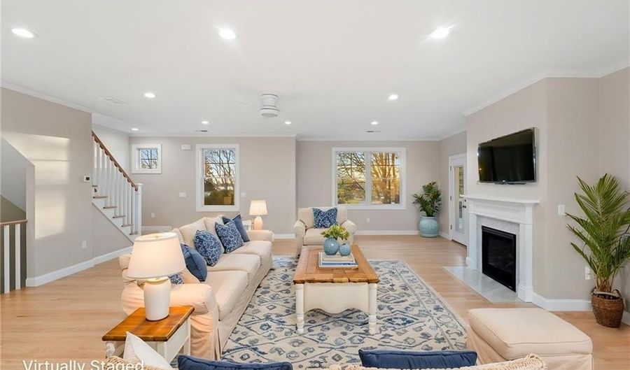 25 Scallop Shell Rd, Narragansett, RI 02882 - 4 Beds, 4 Bath