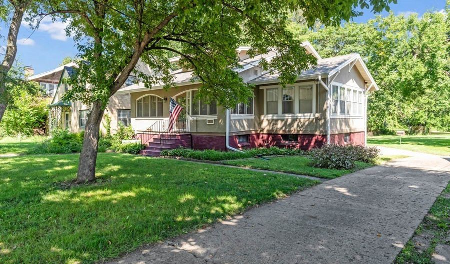 1001 42nd St, Des Moines, IA 50311 - 3 Beds, 1 Bath