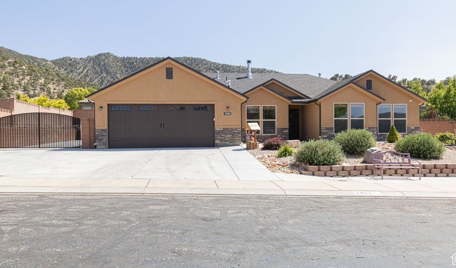 1054 E ASHDOWN Frst, Cedar City, UT 84721 - 4 Beds, 2 Bath