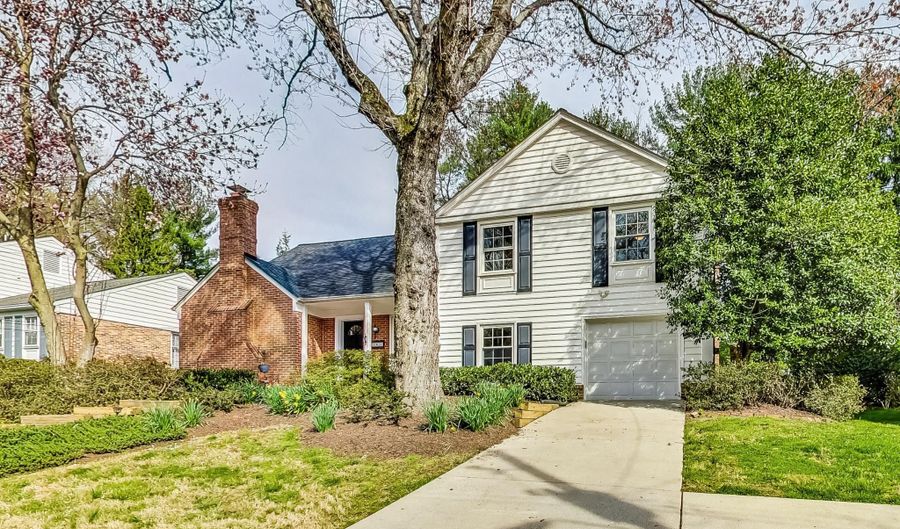 11611 HITCHING POST Ln, Rockville, MD 20852 - 5 Beds, 3 Bath
