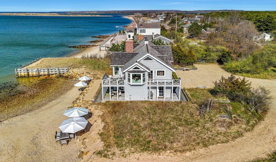 8-10 Old Lazy Point Rd, Amagansett, NY 11930 - 3 Beds, 4 Bath