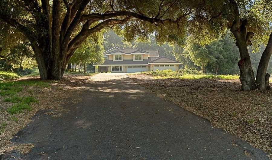 37202 Limekiln Dr, Yucaipa, CA 92399 - 6 Beds, 4 Bath