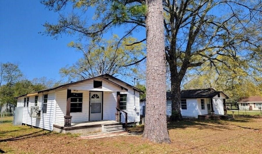 515 And 517 Mock St, Andalusia, AL 36420 - 2 Beds, 1 Bath