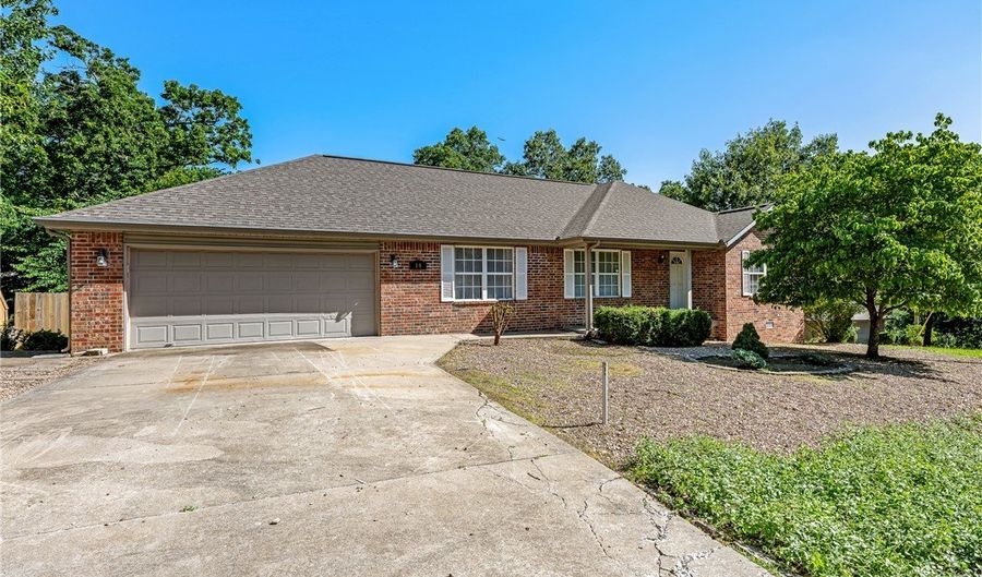 19 Stevenson Ln, Bella Vista, AR 72714 - 2 Beds, 2 Bath