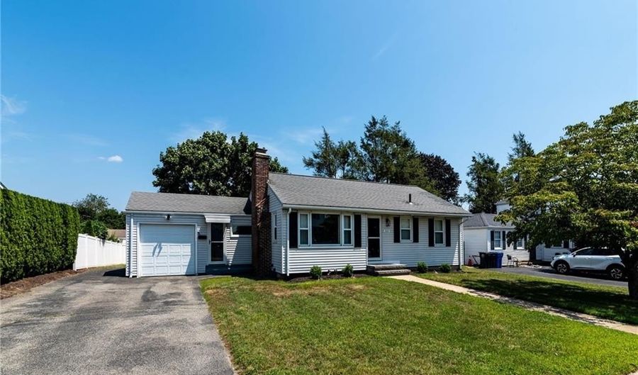 322 Garden City Dr, Cranston, RI 02920 - 3 Beds, 1 Bath
