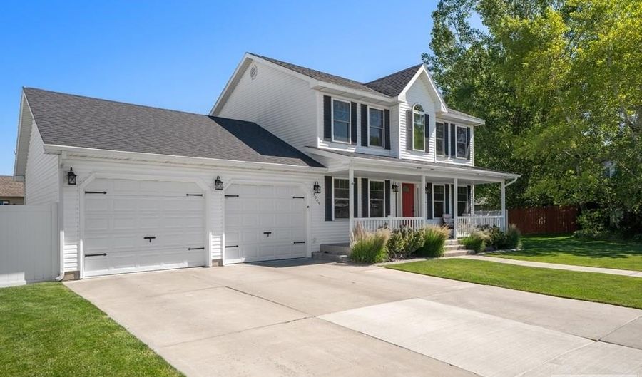 3065 Devonwood, Ammon, ID 83406 - 5 Beds, 3 Bath