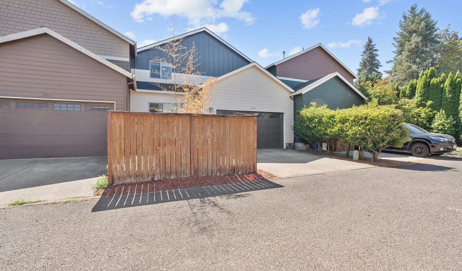 19565 HUMMINGBIRD Loop, Oregon City, OR 97045 - 3 Beds, 3 Bath