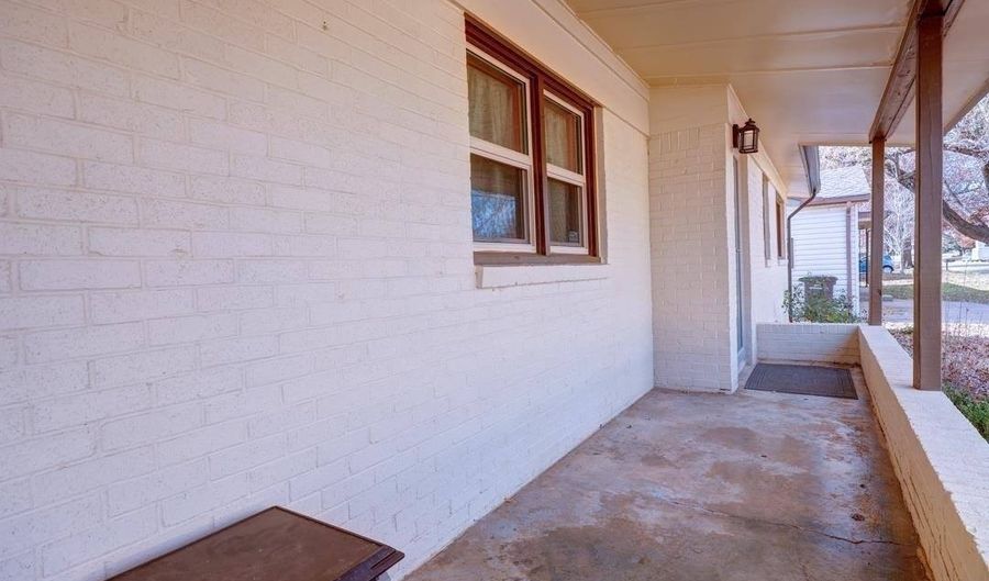 235 Random Rd, Arkansas City, KS 67005 - 2 Beds, 2 Bath