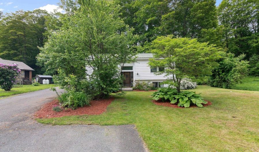 164 Chestnut St, Brattleboro, VT 05301 - 3 Beds, 1 Bath