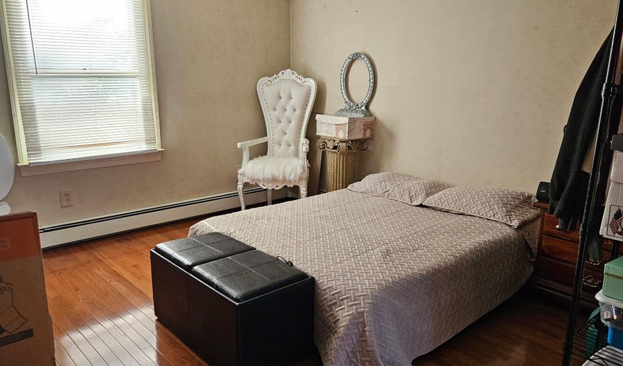 50 Goddard Ave, Bridgeport, CT 06610 - 4 Beds, 1 Bath