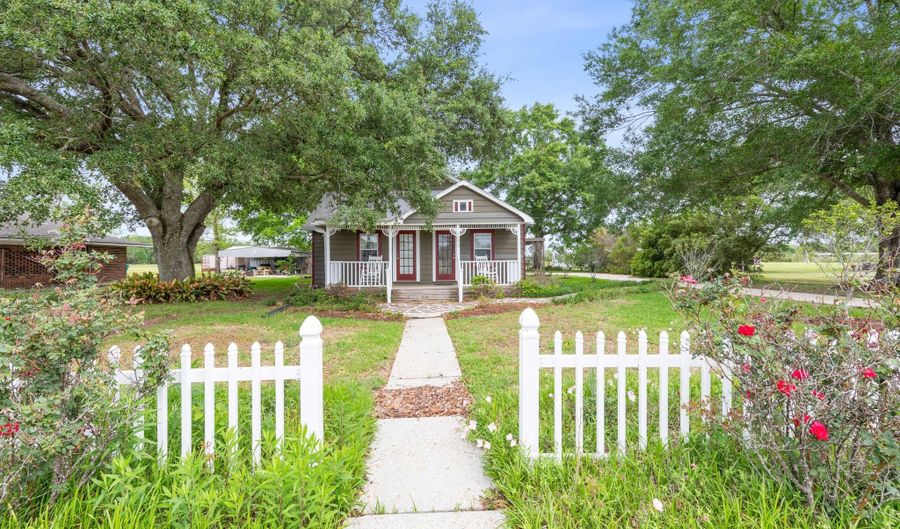 1171 Coteau Rodaire Hwy, Arnaudville, LA 70512 - 3 Beds, 1 Bath