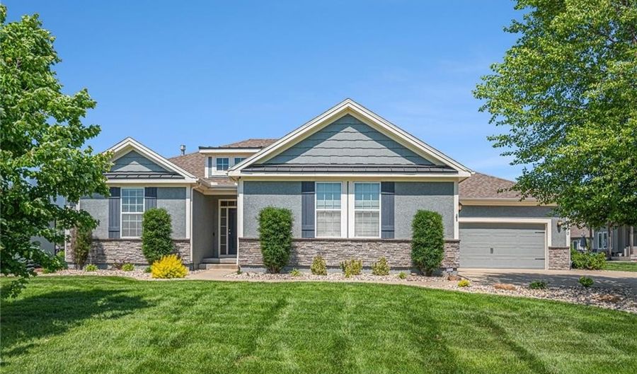 4310 N 141st Pl, Basehor, KS 66007 - 4 Beds, 3 Bath