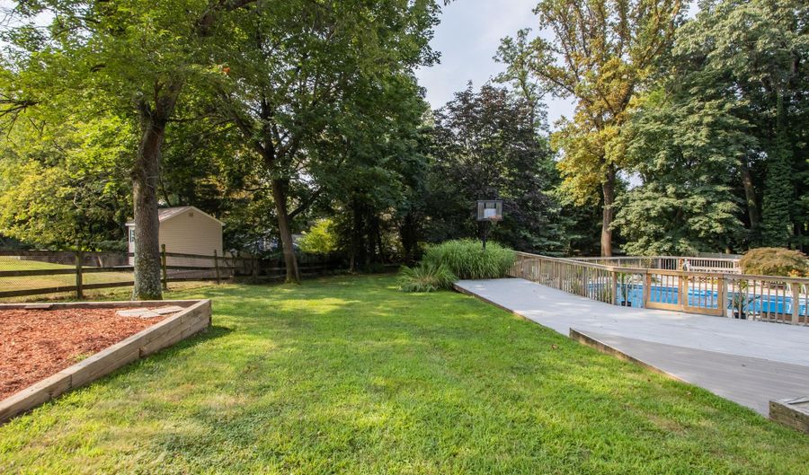 7 Cormorant Dr, Middletown, NJ 07748 - 5 Beds, 4 Bath
