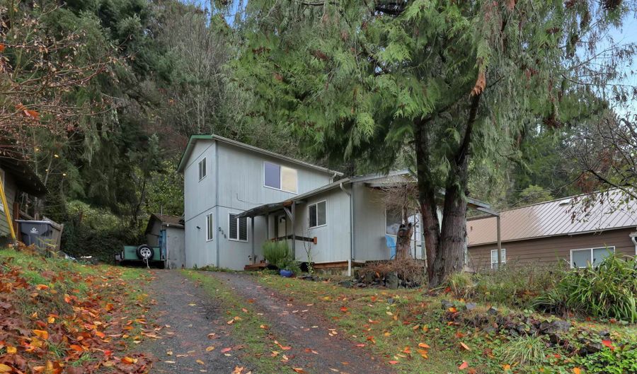 215 E ALDER St, Alsea, OR 97324 - 2 Beds, 2 Bath