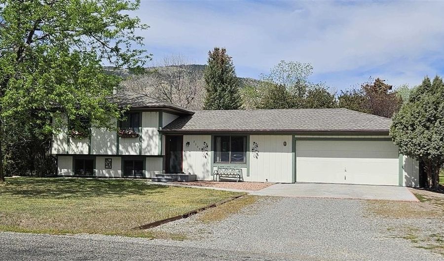 2305 Tresler Ave, Cody, WY 82414 - 4 Beds, 2 Bath