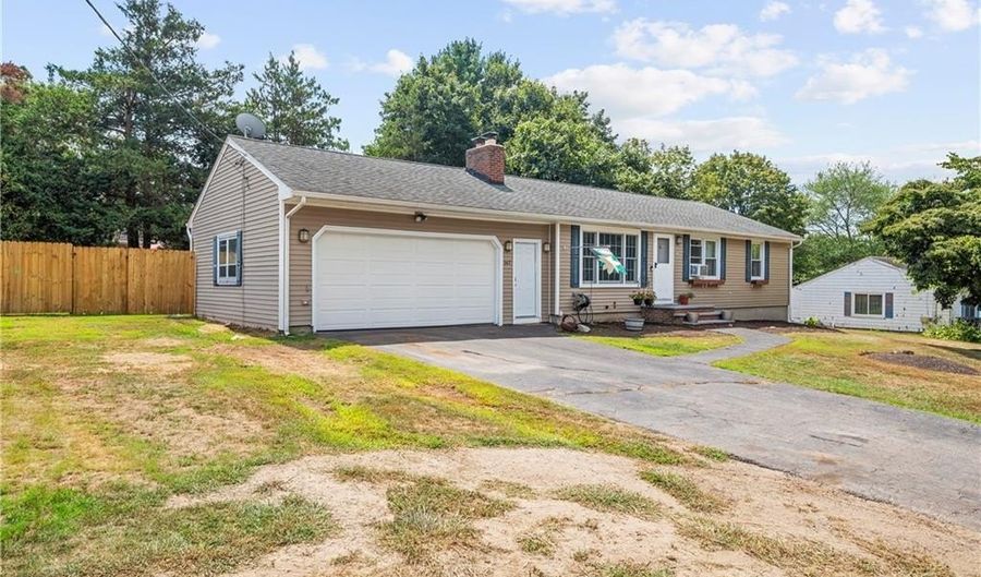 167 Gervais St, Coventry, RI 02816 - 2 Beds, 1 Bath